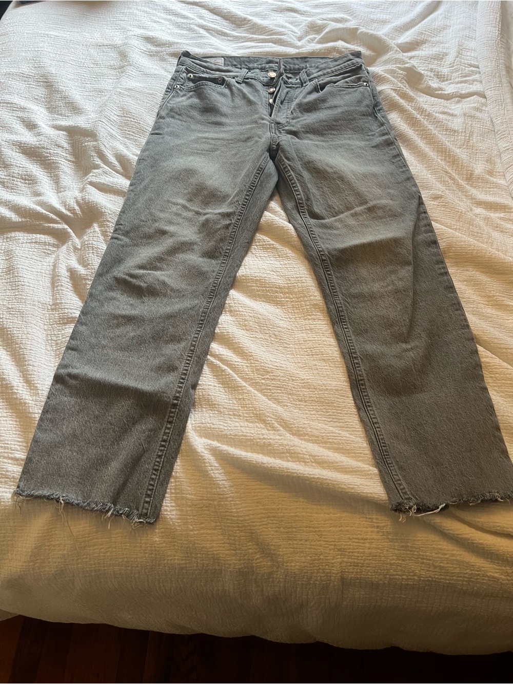GAP Women’s Cheeky Straight Jeans in Washed Grey Size 28